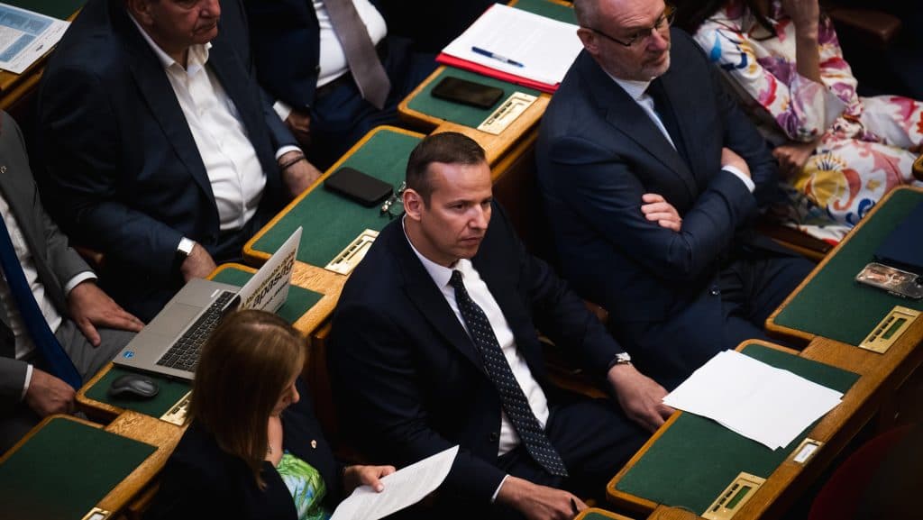 Magyar Péter reagált arra, hogy Toroczkai László undorító féregnek nevezte