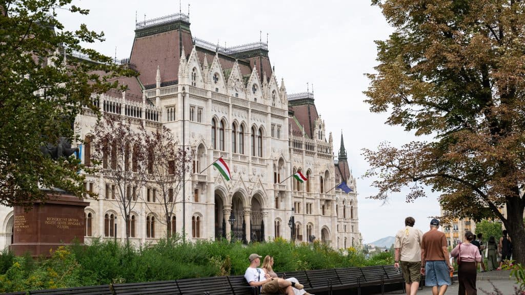 A parlament jövő héten választja meg az Alkotmánybíróság új tagjait, ügynökakta-törvényről is szavaznak
