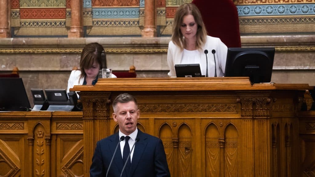 „Férfi és női munka” – Forsthoffer Ágnes helyretette Magyar Pétert