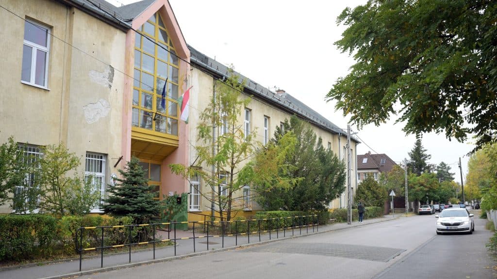 Bombafenyegetést kapott újabb két iskola Budapesten