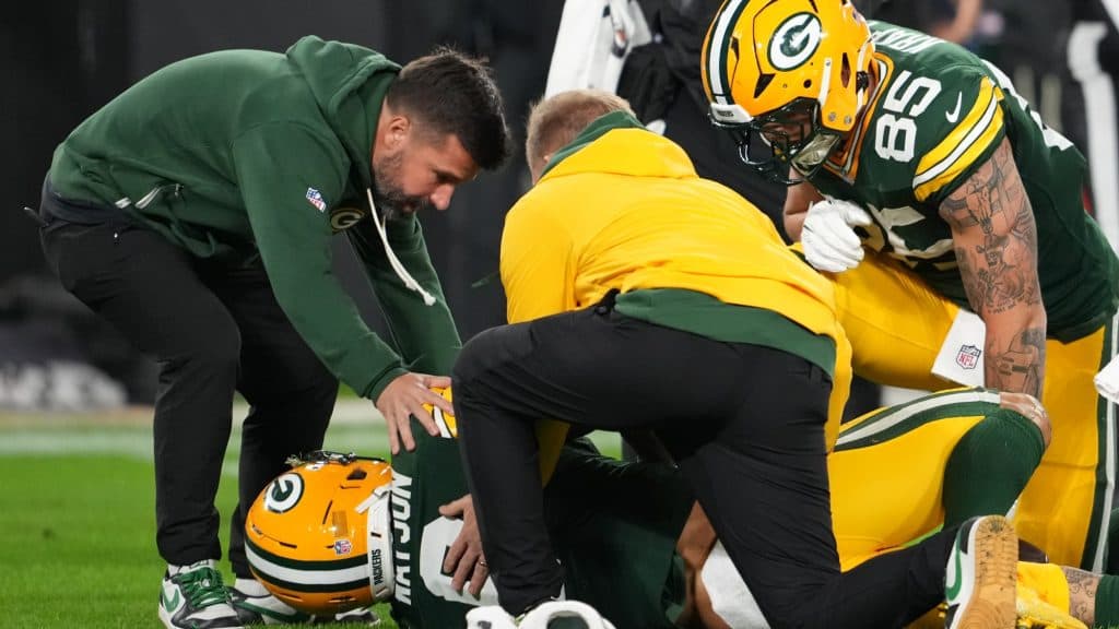 Vért köhögött, de egy órán belül visszatért a pályára az NFL-játékos