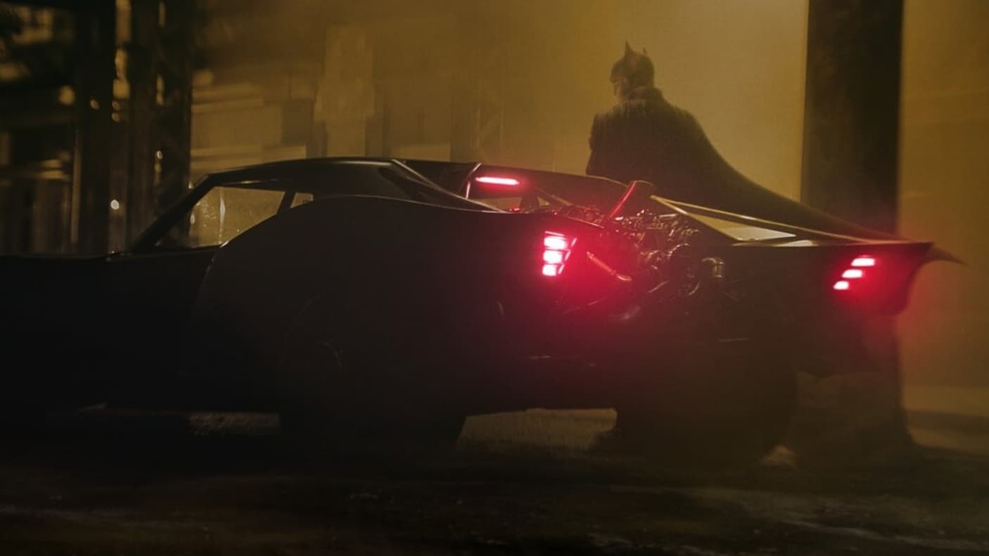 A Batman 2. forgatásán készült videóban szétlövik a sötét lovag kocsiját