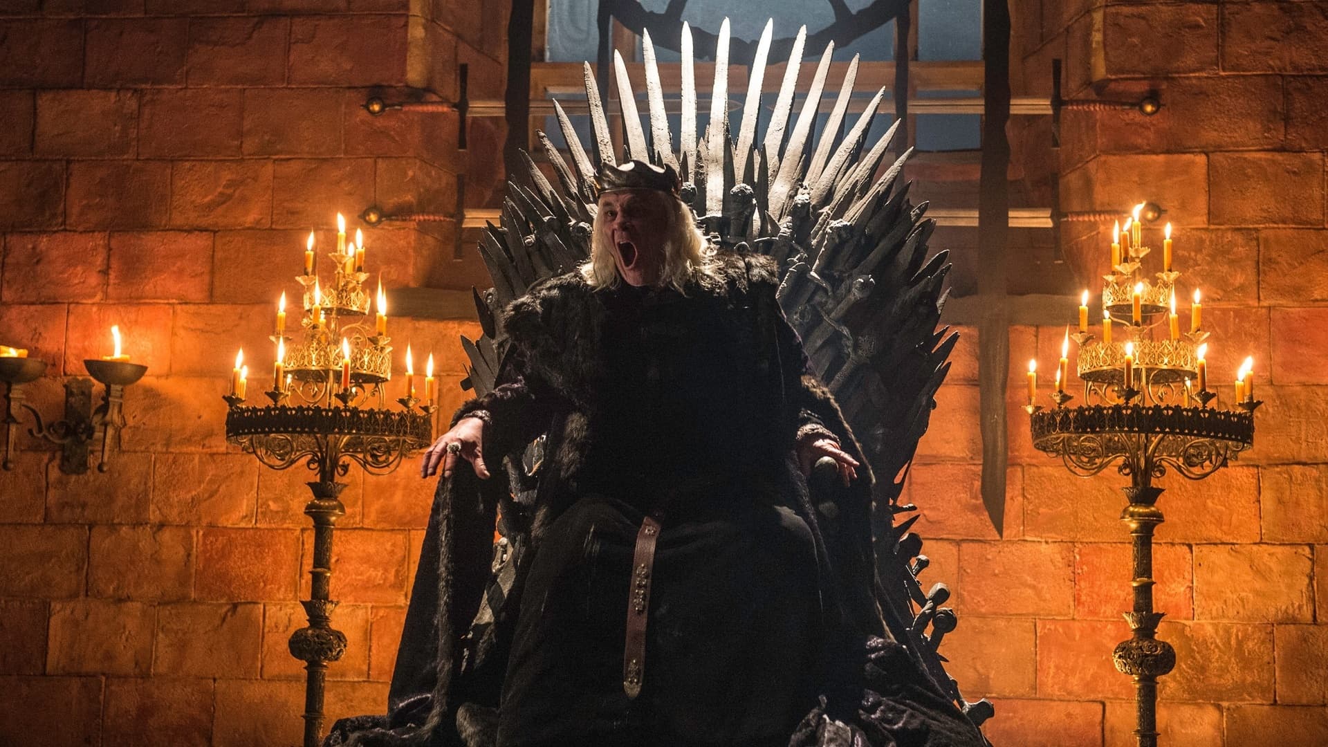 Újabb előzményt kap a Trónok harca, amiben az őrült Targaryen-király történetét ismerhetjük meg, és már meg is jött az első kép a szereplőkről