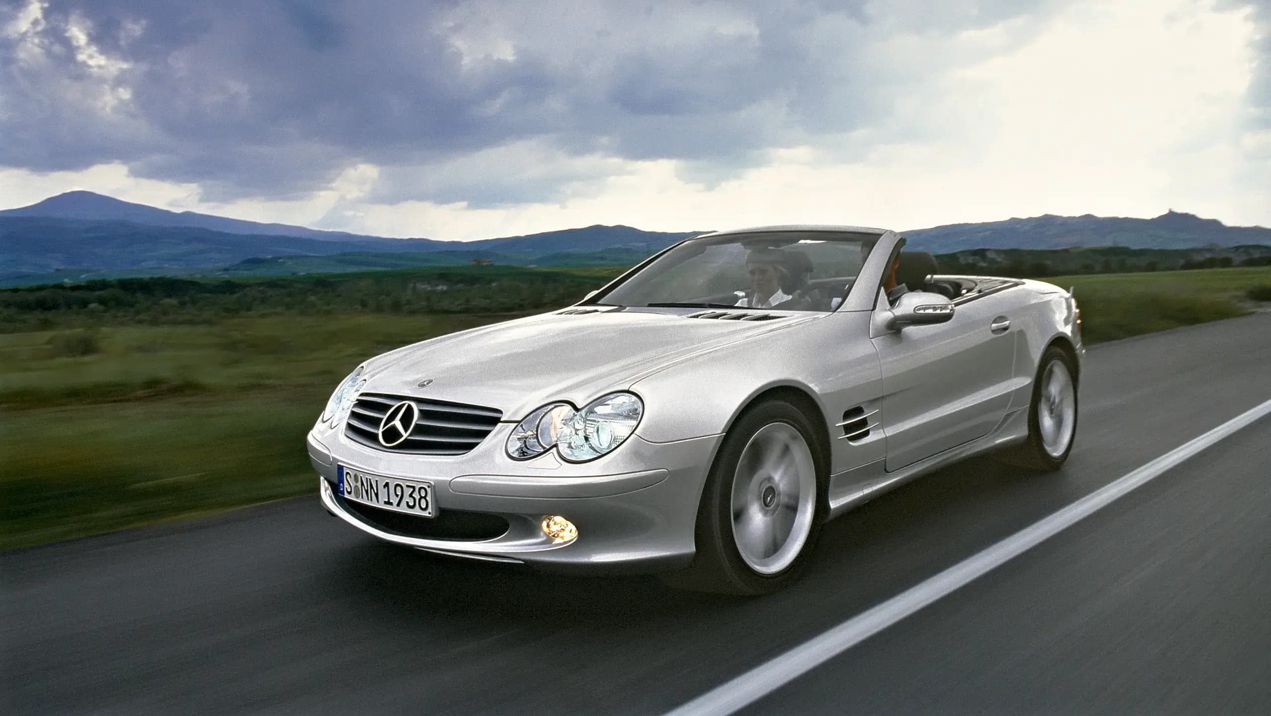 25 éves az új évezred Mercedes-Benz SL-je!