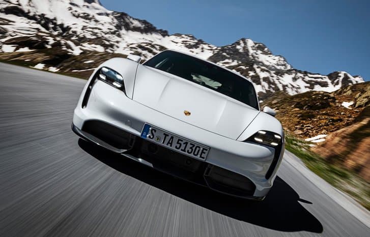 Megvan, mikor állíthatják le a Porsche Taycan gyártását