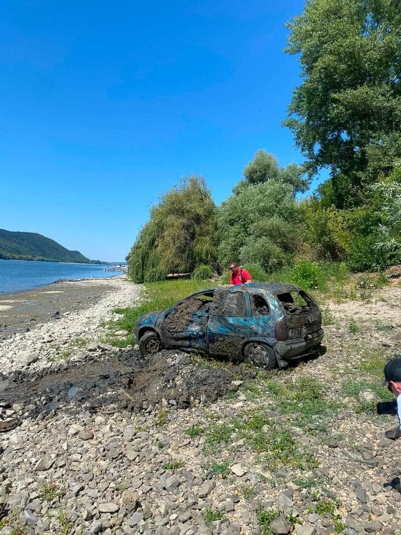 Alacsony a Duna, előkerült belőle egy 13 éve ellopott autó (meg sok géb)