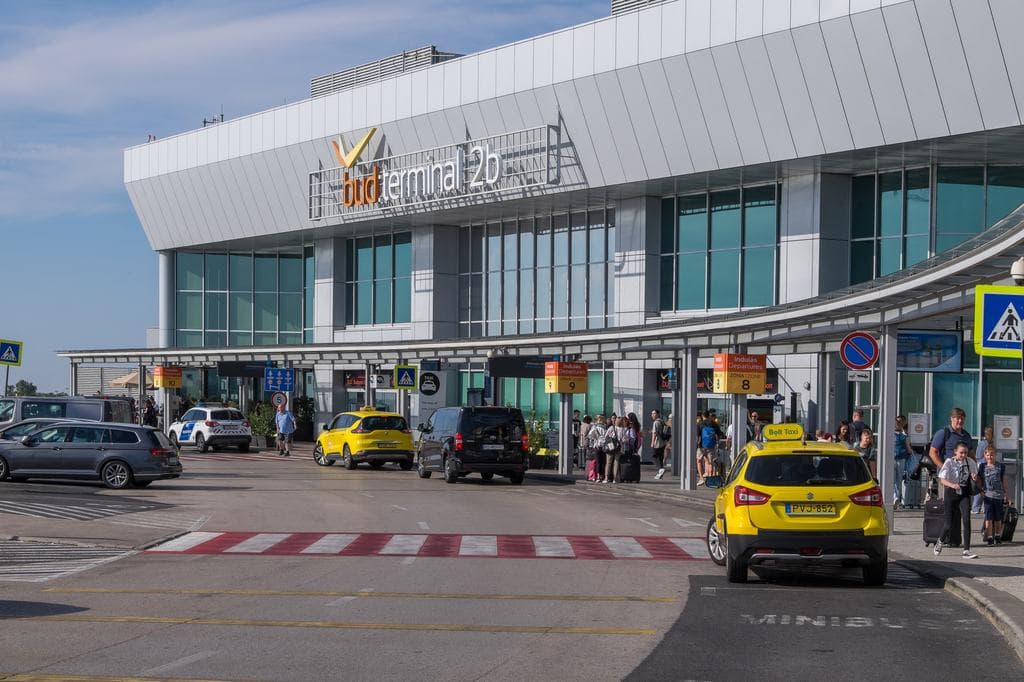 Folytatódik a taxisvita, a Budapest Airport is megszólalt