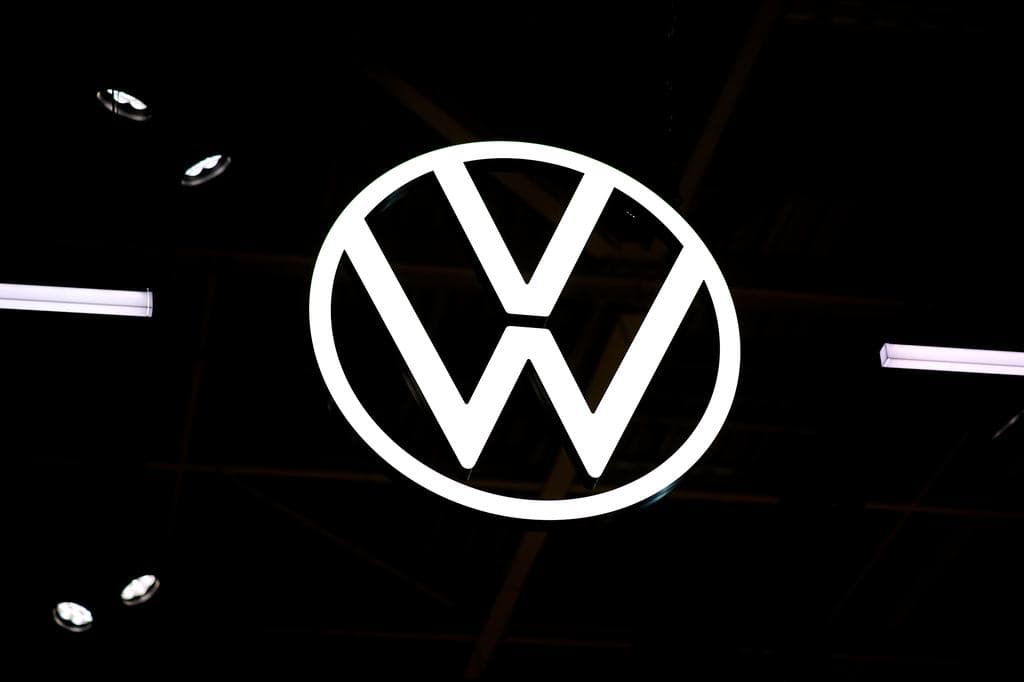 Befagyaszthatják a béreket a Volkswagennél, százezreket érinthet