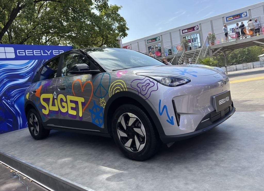 Megnéztük a Geely 7,5 milliós villanyautóját