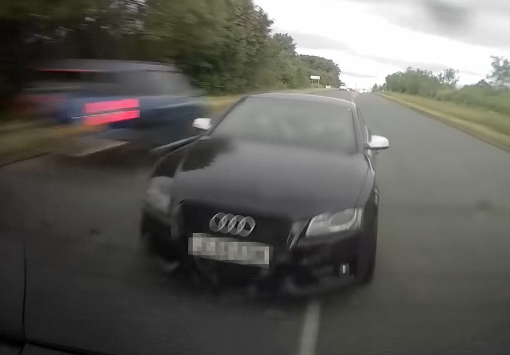 220-szal menekült egy 17 éves srác egy Audi S5-tel, de nem volt szerencséje