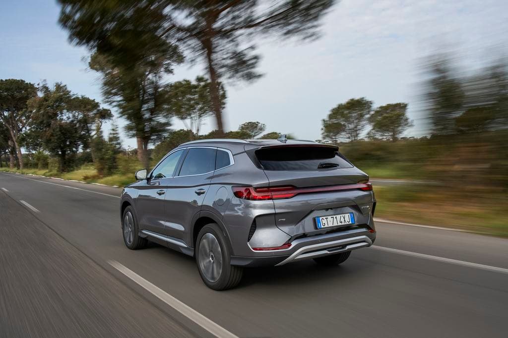 A kínai plug-in hibrideket is büntetővámoltatná a VW-vezér