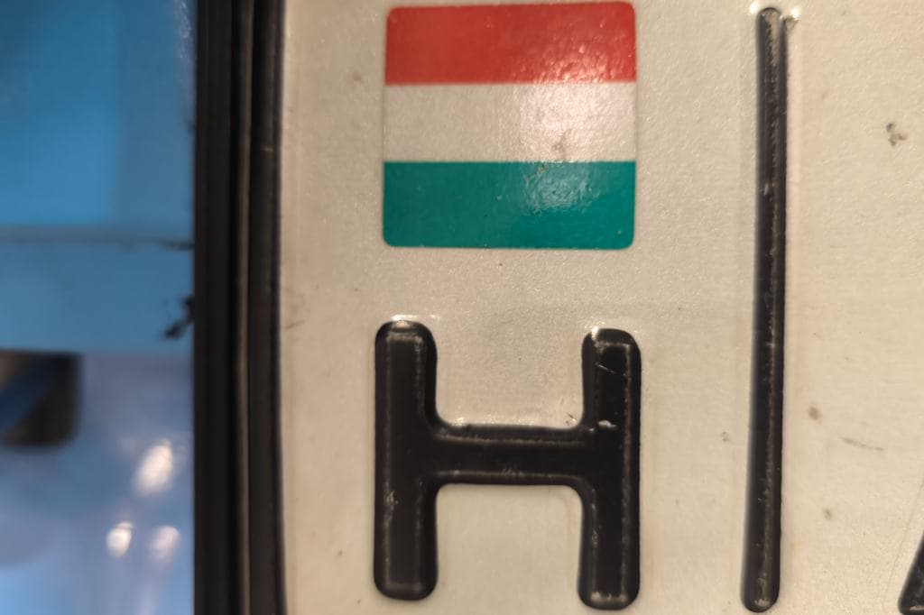 Az év magyar hirdetése: eladó a rendszám, az autó hozzá ajándék