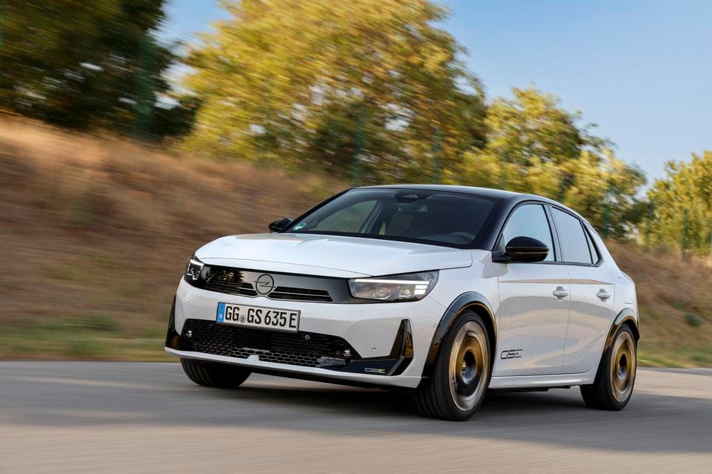 Sportautó? Hot hatch? Izomautó!