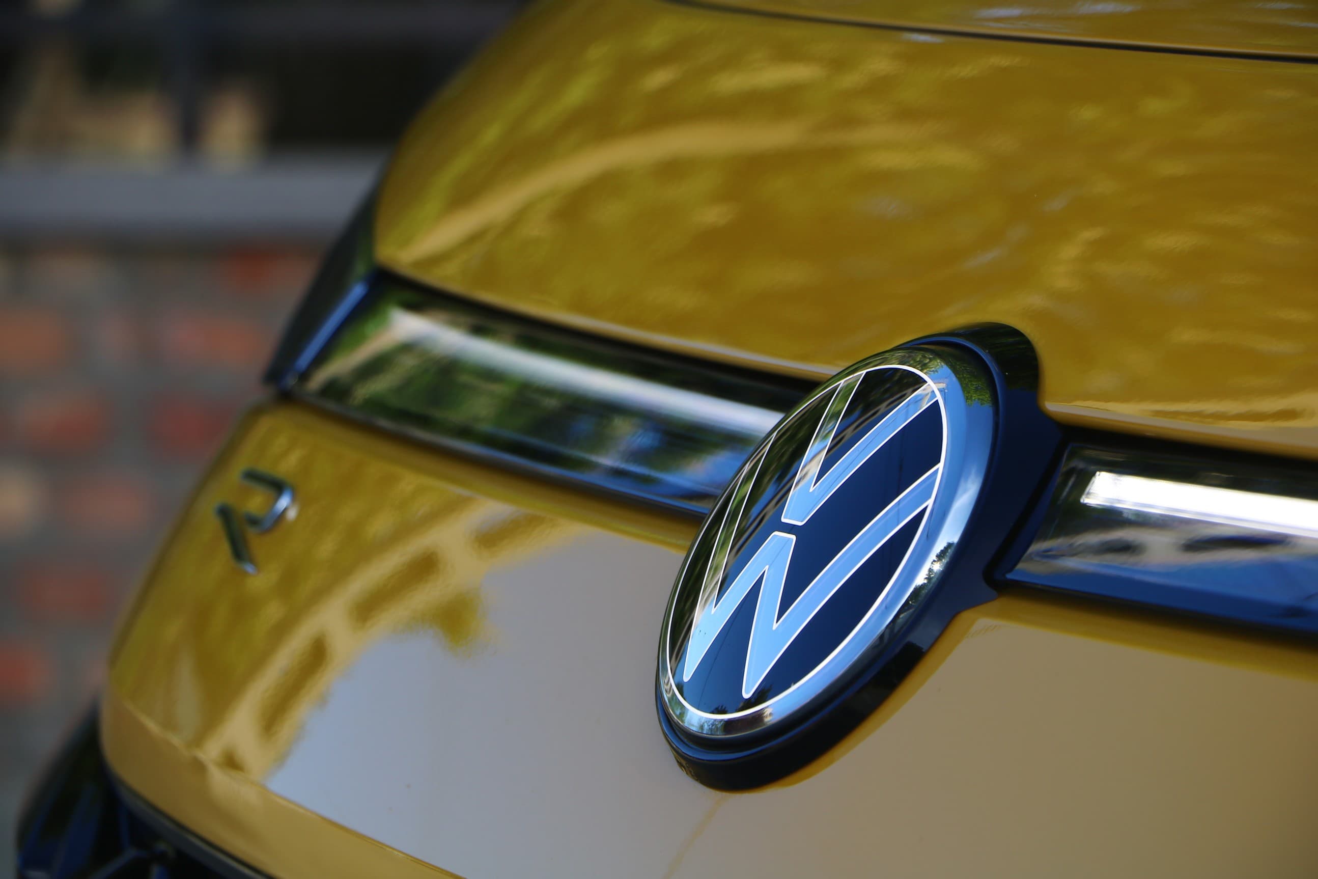 Rákaptak a tolvajok a Volkswagen-emblémákra – sokat loptak Londonban