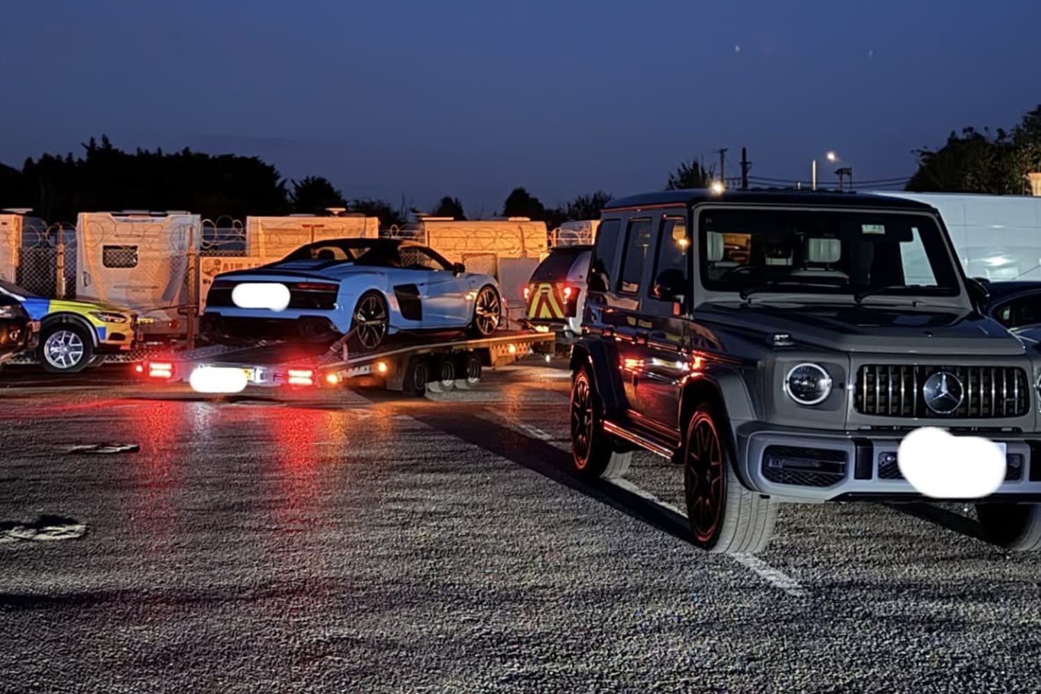 Túl vadra sikerült az esküvői nászmenet, négy luxusautót foglaltak le a rendőrök