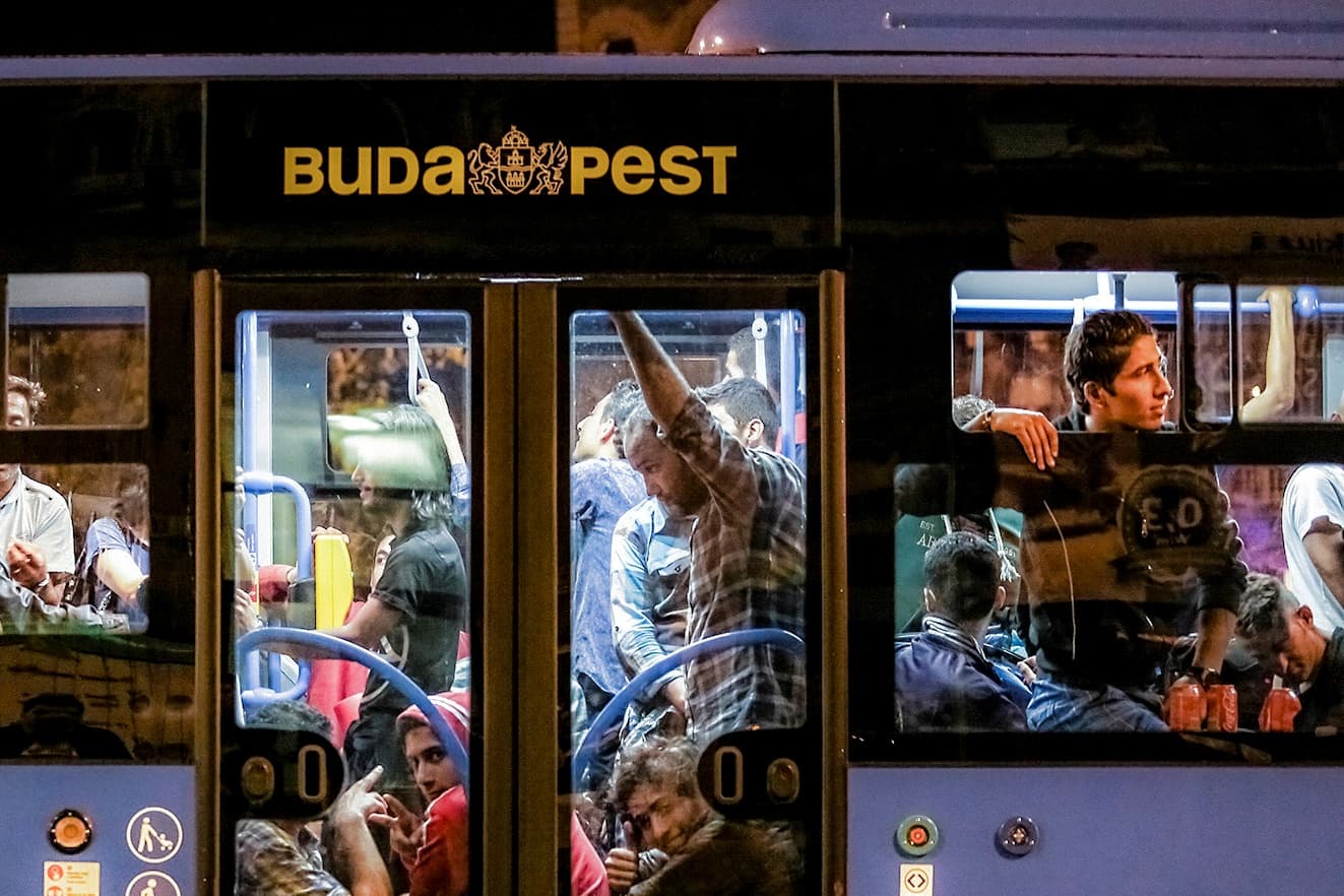 Lezárások Csepel felé, nagyot kerülnek a buszok