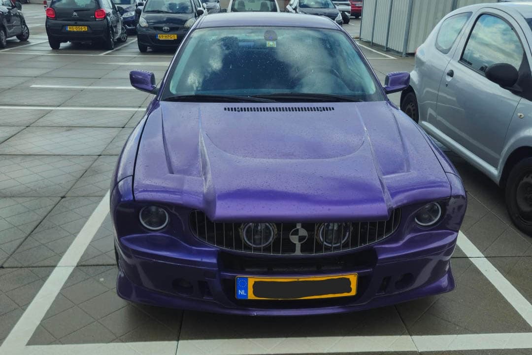 Mustangnak öltöztették ezt a BMW-t, 2,5 milliót kérnek érte