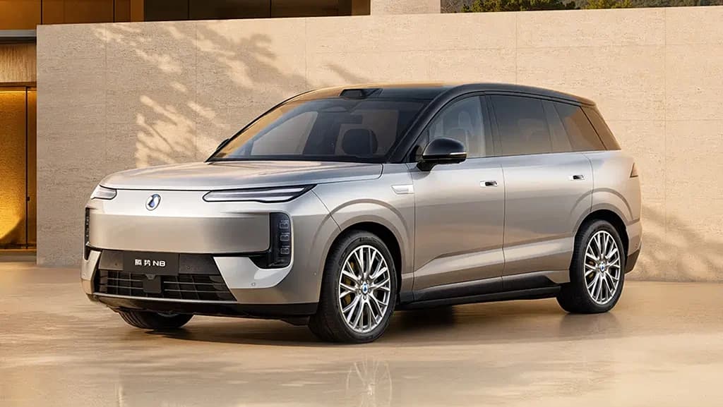 1000 kilométert tud a BYD villanyhajtású luxusautója! De mekkora akkumulátor kell hozzá?