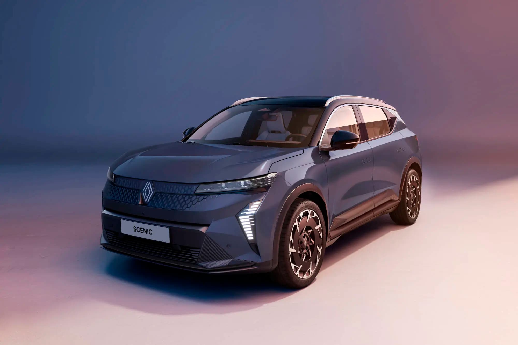 Nagyobb hatótávot kapott a Renault elektromos SUV-ja! Íme a frissített Scenic!