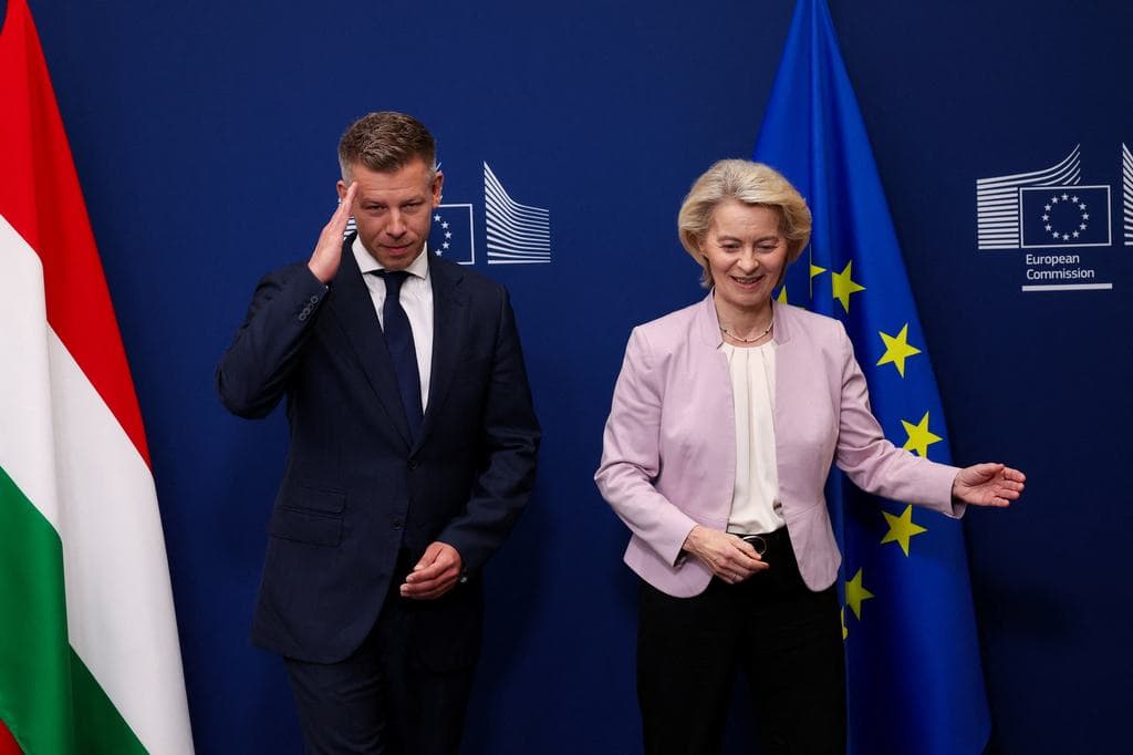 Követeli a Fidesz az uniós pénzeket Brüsszeltől, Magyar Péter szerint csak mószerolnak