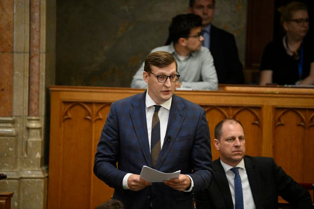 Bántalmazott, vagy kihasznált áldozat? A Fidesz vasárnapig bizonyítaná, hogy Bangó Sándor politikai manipuláció eszköze volt