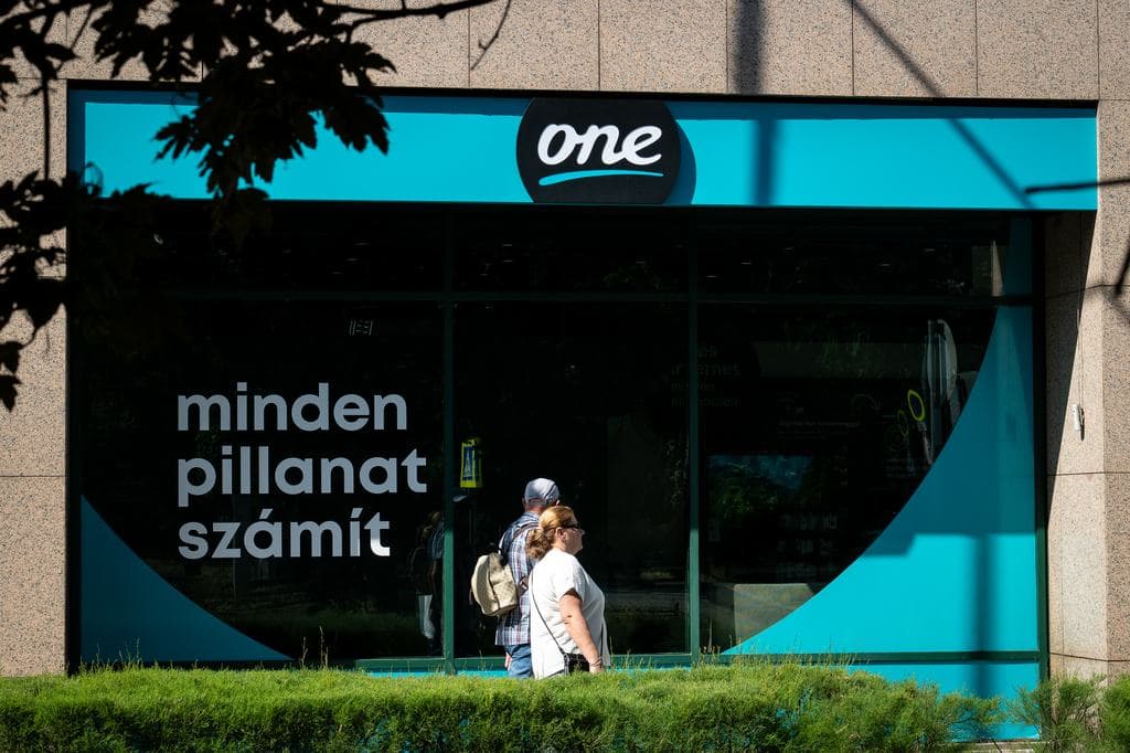 Döntött a One: novemberben az egyik szolgáltatást lekapcsolják
