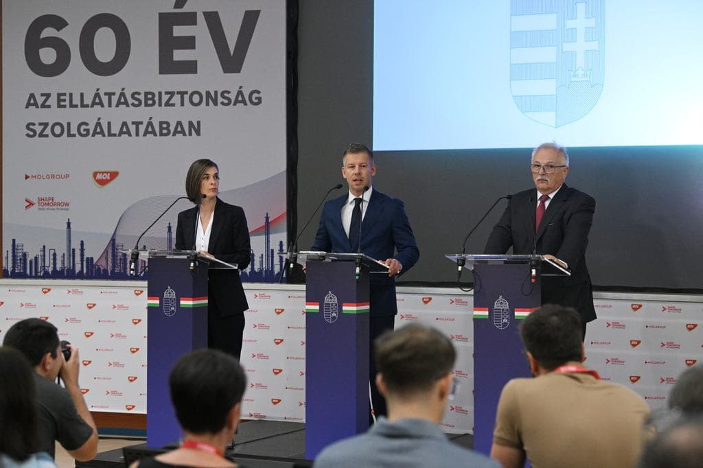 Mol-vezér: „bolond időket élünk”, Magyar Péter burkoltan üzent a nagyfogyasztó cégeknek