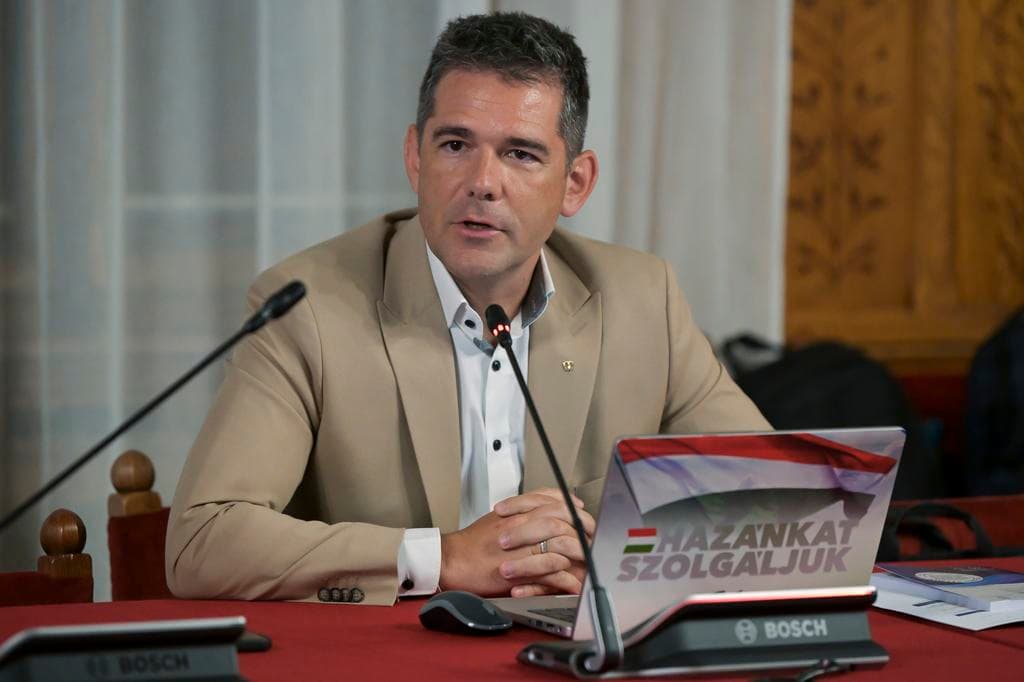 A legradikálisabb megoldással lépne fel a pedofil bűnelkövetők ellen a Mi Hazánk, törvényjavaslatot nyújtottak be