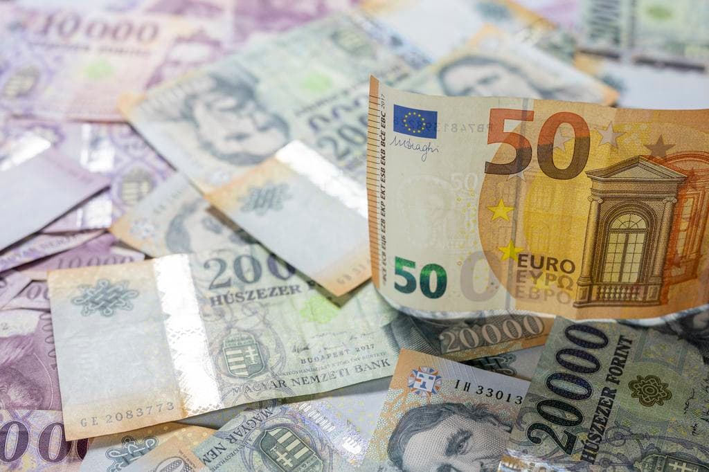 Meccset nyert az euróval szemben a forint