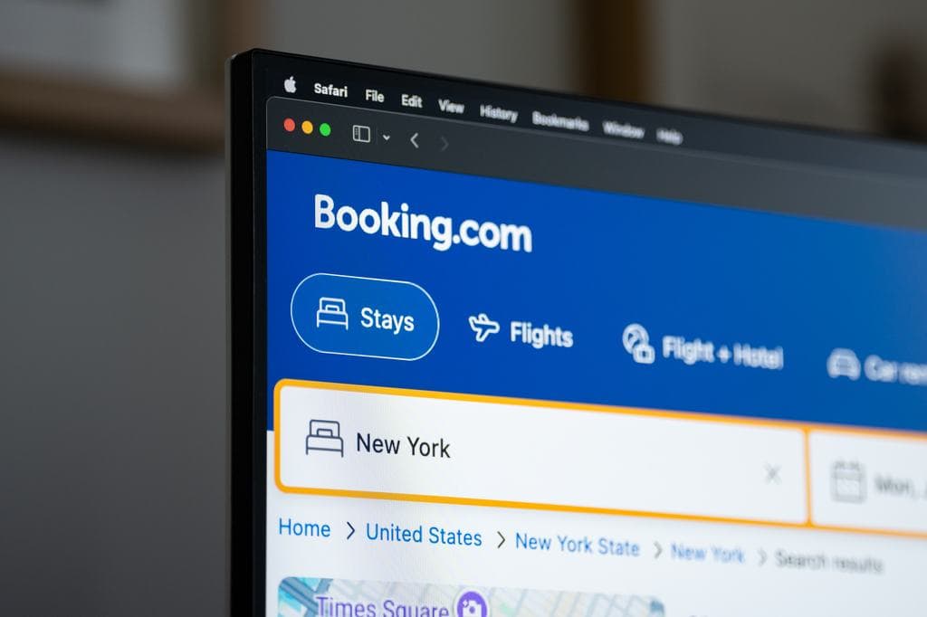 Óriási bajban a Booking.com: milliónyi feltételezett probléma miatt vizsgálja őket az EU