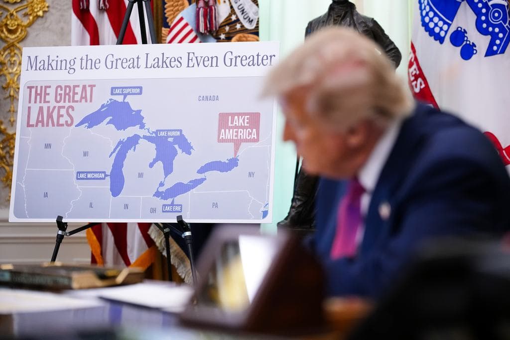 Újabb győzelmet aratott Trump: a Google után az Apple is beadta a derekát