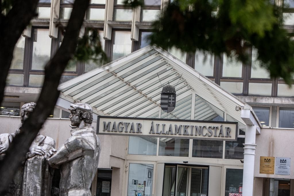 Veszélyes rést találtak a hackerek a magyar államon: milliók teszik fel ugyanazt a kérdést az állampapírjaikról