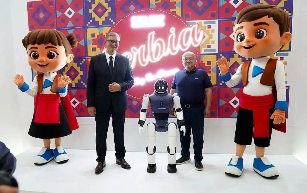 Gépfegyveres robotkutyák készülnek a szomszédban – áttörést hoz a kínai óriásberuházás