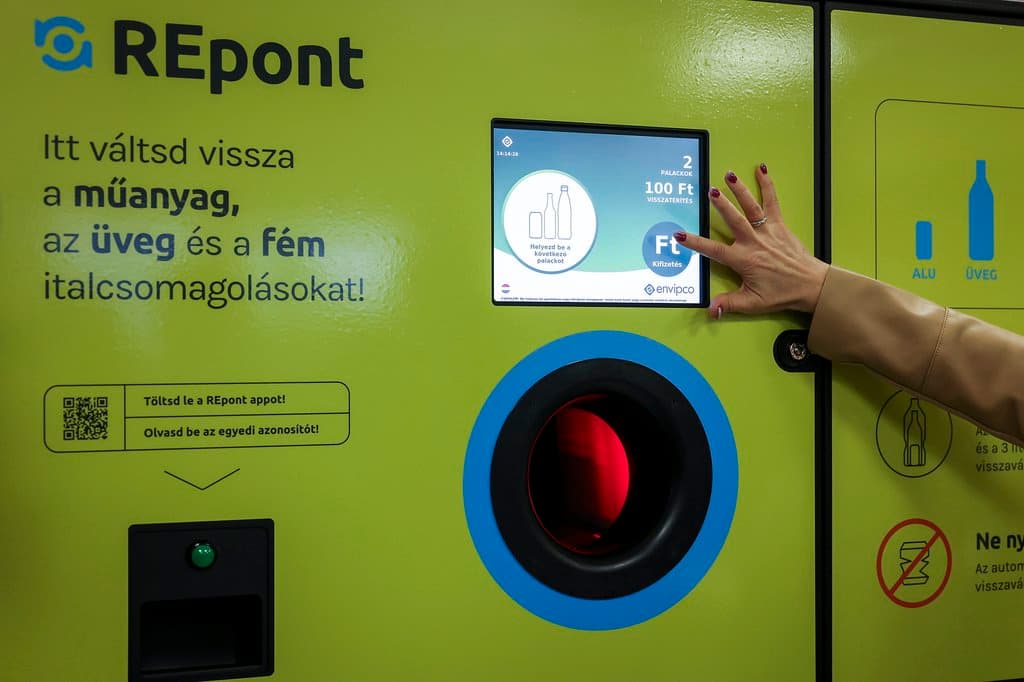Áll a bál a palackvisszaváltás körül: komoly közbiztonsági következményei lehetnének, ha eltűnnének az automaták