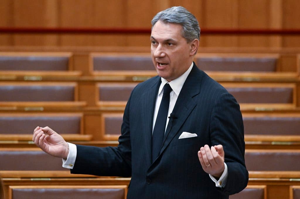 Miután kiheverte a támadásokat, Lázár János már ősszel átveheti az irányítást a Fidesznél