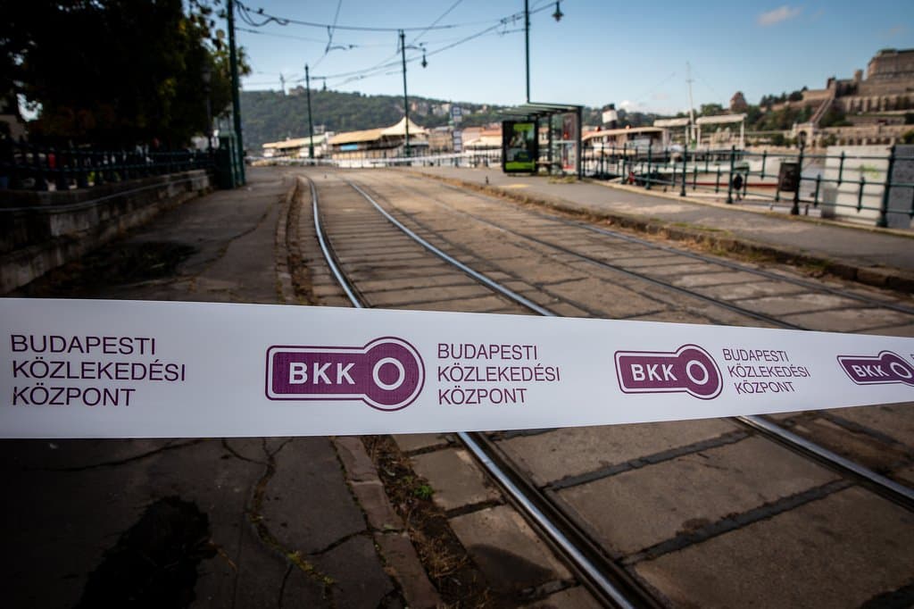 Jön az ünnepi közlekedési apokalipszis Budapesten – mutatjuk, merre ne menjen vagy parkoljon