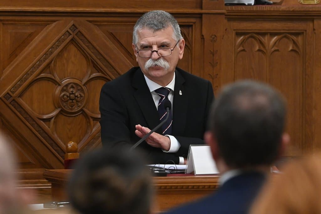 Megosztottság: Kövér László nem fogott kezet a tiszás képviselővel, inkább látványosan elfordult
