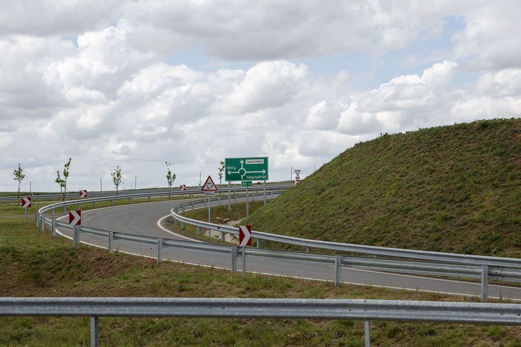 Büntetőfeljelentés: Vitézy Dávid lépett az M6-os autópálya-koncesszió miatt