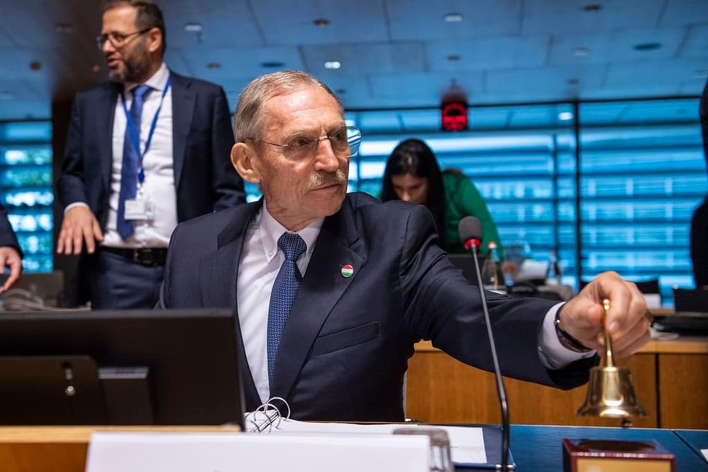 Leleplezték: a Pintér Sándorékhoz került kormányüdülőt is elérhette a közpénzszivattyú