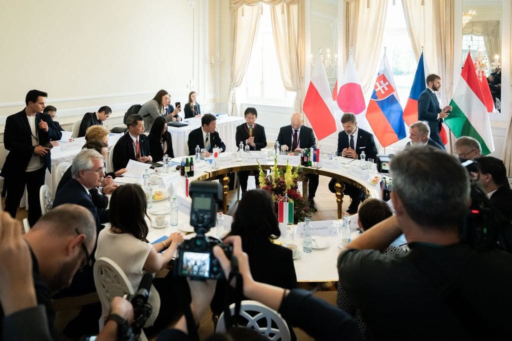 Új korszak kezdődhet a V4 és Japán kapcsolatában, nagy megállapodás körvonalazódik